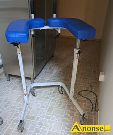 Anonse SPRZT REHABILITACYJNY, sprzedam urzdzenie do nauki chodzenia, podprka uatwiajca chodzenie typu AMBONA, mao uywana, w dobrym stanie. s