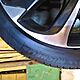 ALUFELGI TOYOTA, oryginalne fabryczne z czujnikami ciśnienia 5 x 114,3; 17 J7; 60,1 mm; ET 50 z oponami letnimi Michelin 215/45R17 bardzo kr