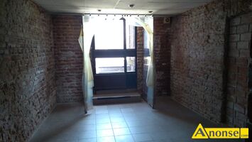 Anonse LOKAL 25m<sup>2</sup>, CENTRUM, na dziaalno gospodarcz, atrakcyjna lokalizacja, witryna, moliwo podczenia internetu, wejcie bezporednio z ul