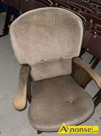 Anonse FOTEL ZABYTKOWY, sprzedam fotel zabytkowy, antyczny, stylowy, niepowtarzalny wz�r w bardzo dobrym stanie. Sprzeda� mo�e by� na faktur�. Cena