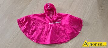 Anonse P�ASZCZYK, rozmiar 104, Czerwony u�ywany p�aszcz ponczo przeciwdeszczowy. Doskona�a ochrona przed deszczem w stylu i wygodzie. Idealny na de