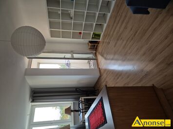 Anonse �R�DMIE�CIE / MOKOT�W, M-4, 60m<sup>2</sup>, p. 4/12, dla os�b ucz�cych si�, po remoncie, pawlacze, sprz�t AGD, szafy wn�kowe, zabudowa kuchni, bardzo