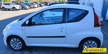 Anonse PEUGEOT 107, 2013r., 1.000cm<sup>3</sup>, 186.000km, poduszki powietrzne, 4xPP, elektryczne szyby prz�d (2xES), halogeny, katalizator, liczba drzwi: 3