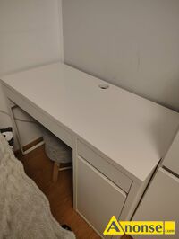 Anonse BIURKO, u�ywane, IKEA MICKE Biurko, bia�y, 105x50 cm, STAN dobry, blat do pomalowania lub do po�o�enia mata lub folia, jeszcze pos�u�y dziec