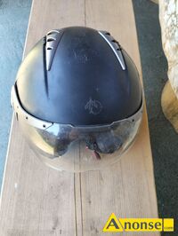 Anonse KASK, kask uzywany czarny z przylbica, c.35z�. TUMLIN-W�GLE
