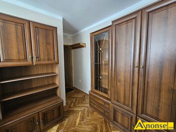 Anonse LSM, pokoje, Pok�j 11m2 dla jednej osoby 700z� . Drugi pok�j 9,8m2 dla jednej osoby 650z�. Zaliczka na op�aty po 300z�. W mieszkaniu 4 pokoj