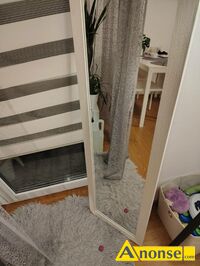 Anonse LUSTRO, Lustro �cienne bia�e, d�ugie, w ramie, wisz�ce, z zawieszkami na �ciane, 127 na 37 cm, prosta rama ale bardzo ��dnie wzbogaci ka�de