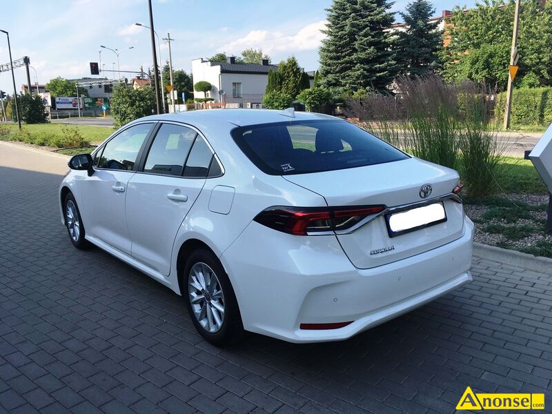 TOYOTA  COROLLA, 2022r., 1.490cm3, 125KM , benzyna, sedan, 37.969km, biay,bezpieczestwo: poduszki - image 2 - anonse.com